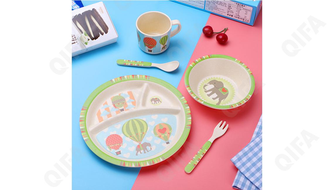 Детский набор для кормления (тарелка, миска, кружка, ложка и вилка) RC573_WKBXF0041-1