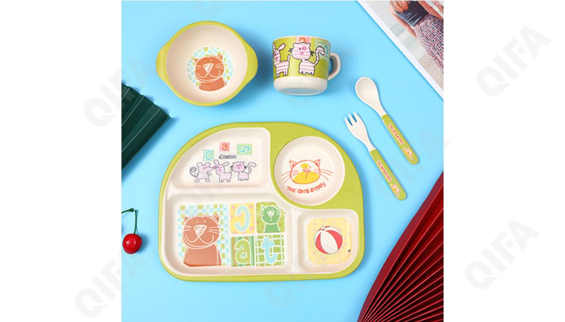Детский набор для кормления (тарелка, миска, кружка, ложка и вилка) RC573_WKBXZF0039-1