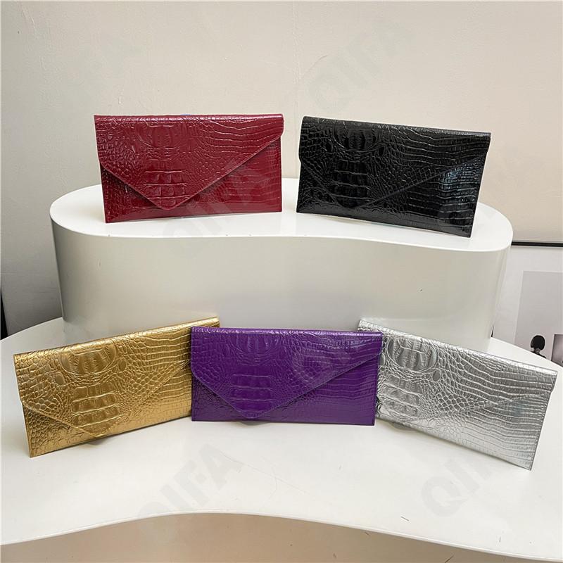 Женский Клатч CC1787_NIU8618-1 Женский Клатч CC1787_NIU8618-1