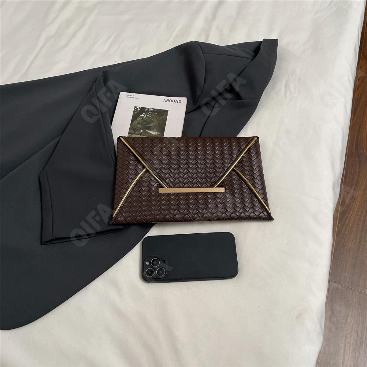 Женский Клатч CC423_11815-1 Женский Клатч CC423_11815-1