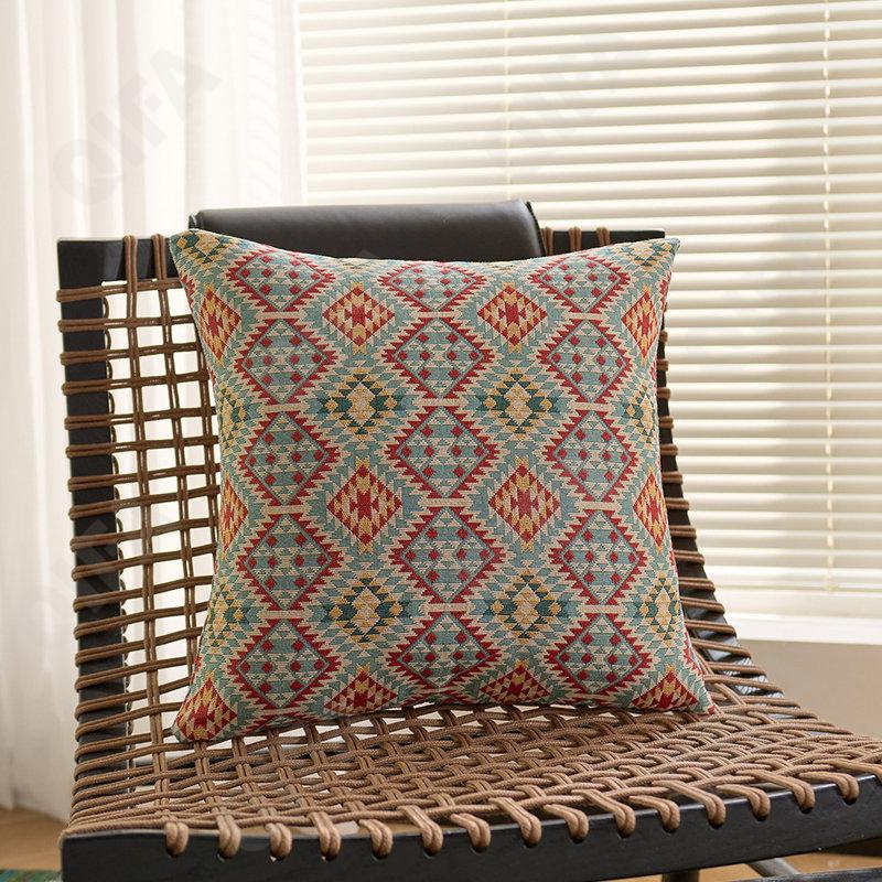 Декоративная подушка