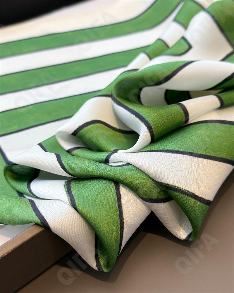 Женский Платок CC4193_FG126-1 Женский Платок CC4193_FG126-1