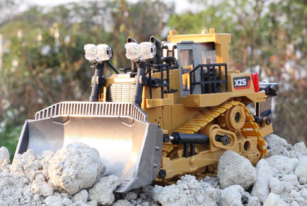 Машина на пульте управления CC4152_BC1031-258-8