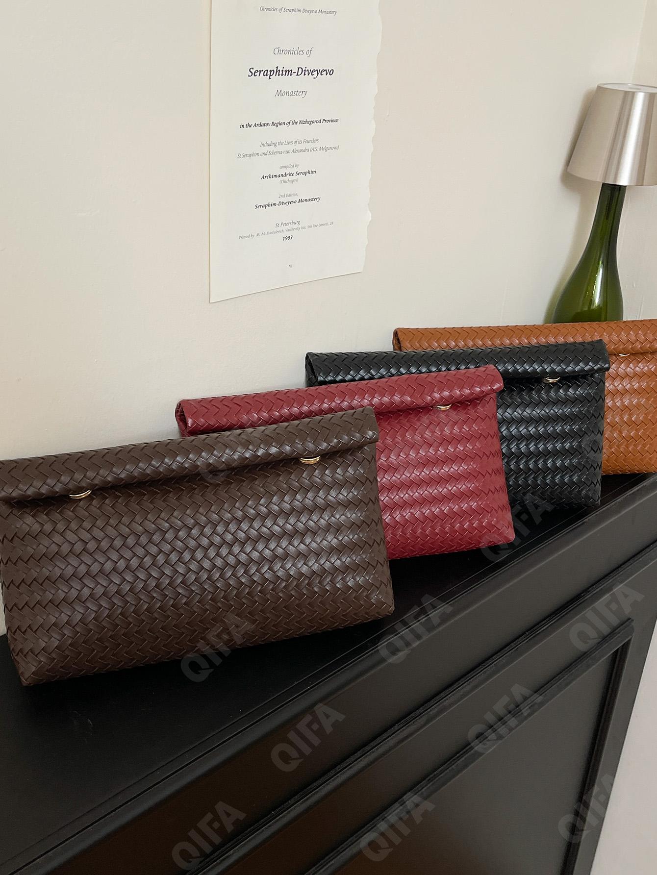 Женский Клатч CC423_11793-1 Женский Клатч CC423_11793-1