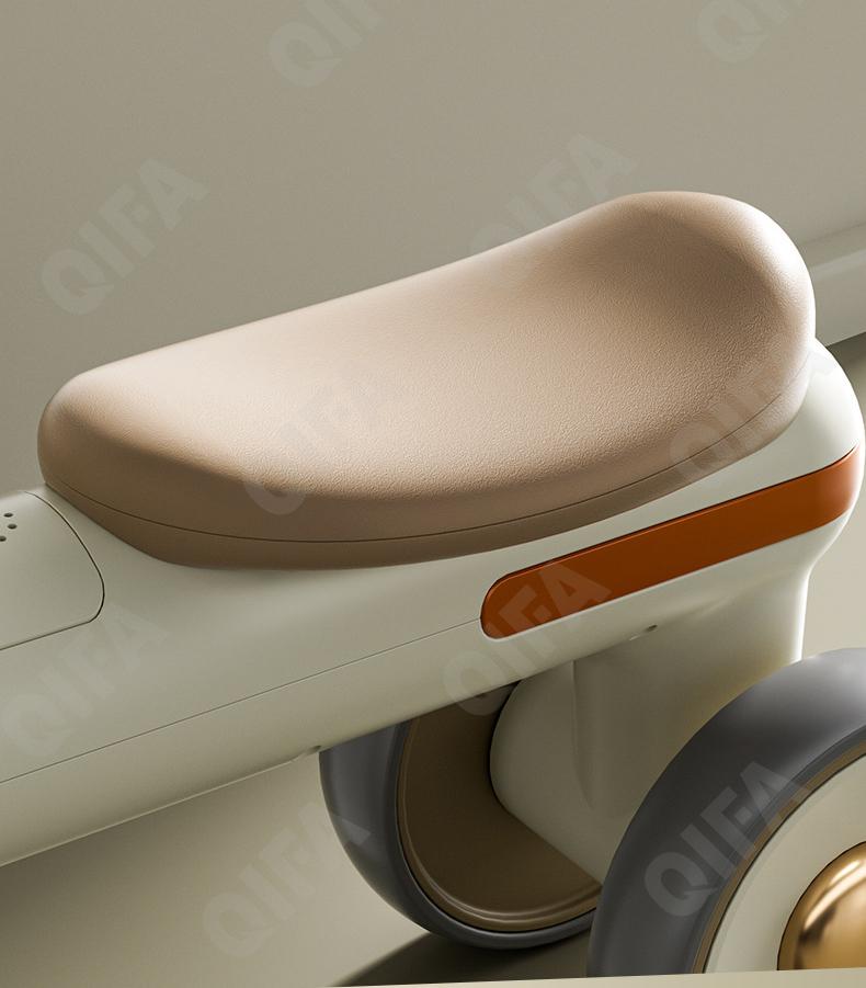 Детский Беговел CC3027_1019-4