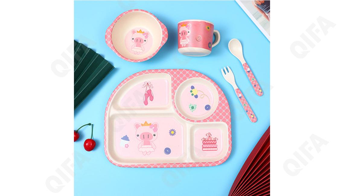 Детский набор для кормления (тарелка, миска, кружка, ложка и вилка) RC573_WKBXZF00310-1