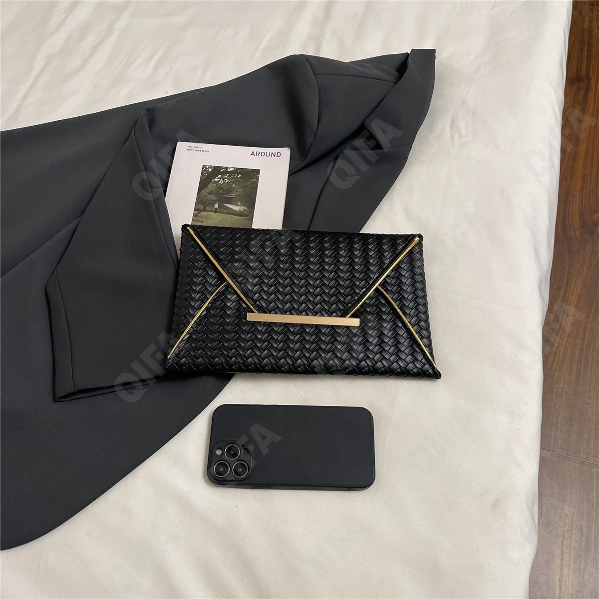 Женский Клатч CC423_11815-1 Женский Клатч CC423_11815-1