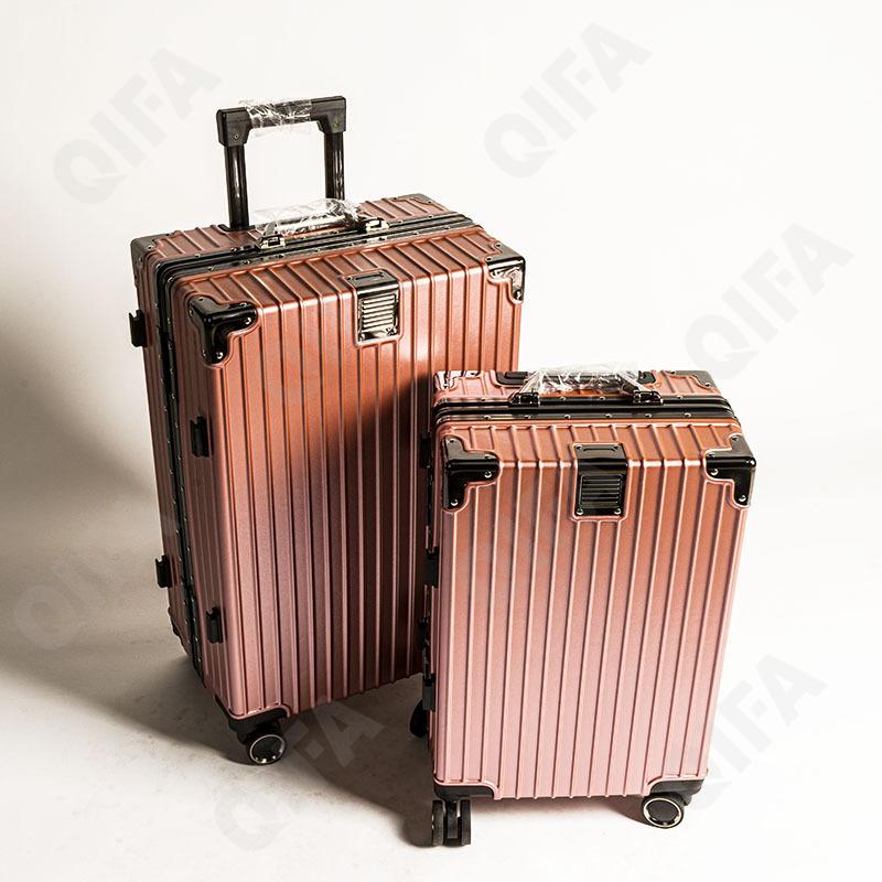 Женский Чемодан CC1452_0515_243_2715_52