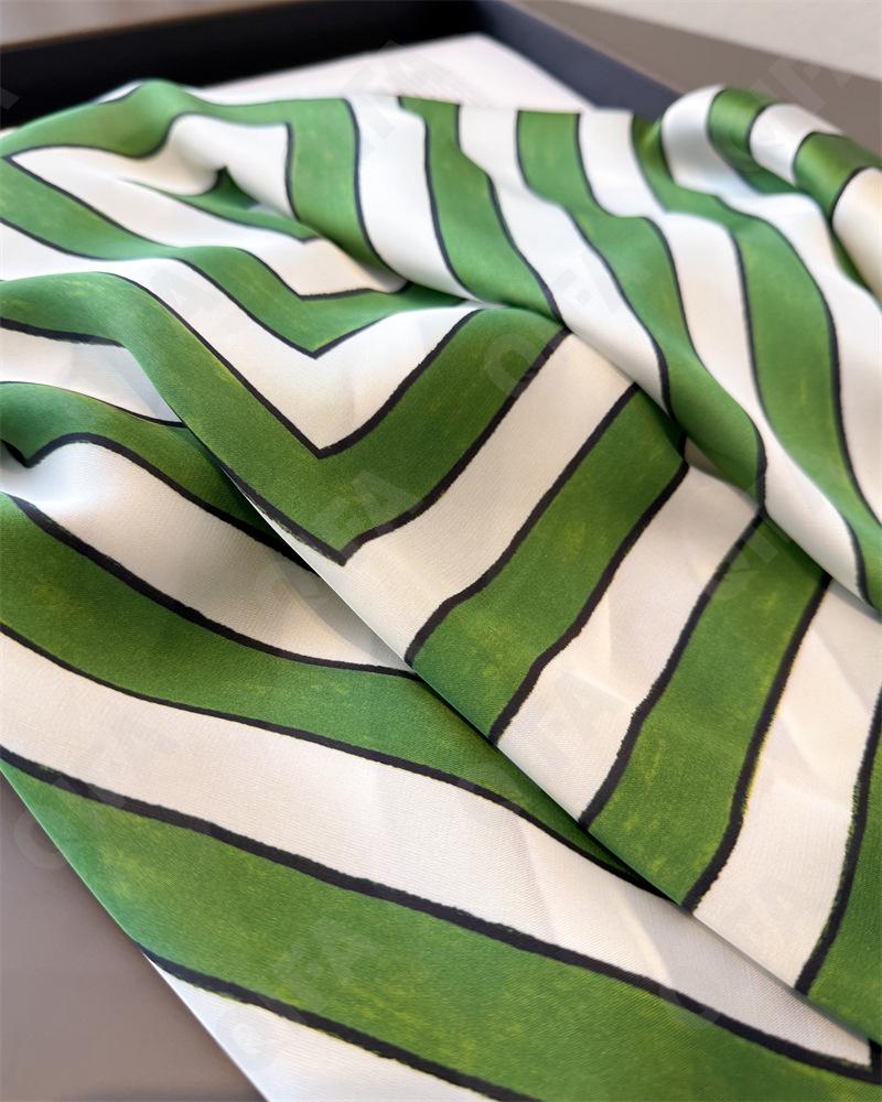 Женский Платок CC4193_FG126-1 Женский Платок CC4193_FG126-1