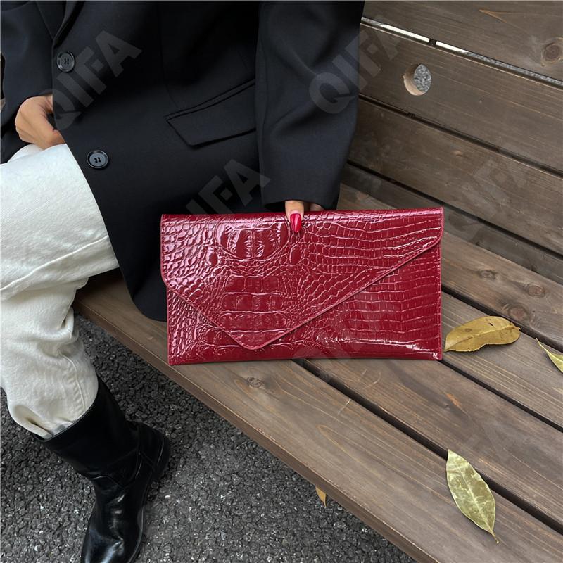 Женский Клатч CC1787_NIU8618-1 Женский Клатч CC1787_NIU8618-1