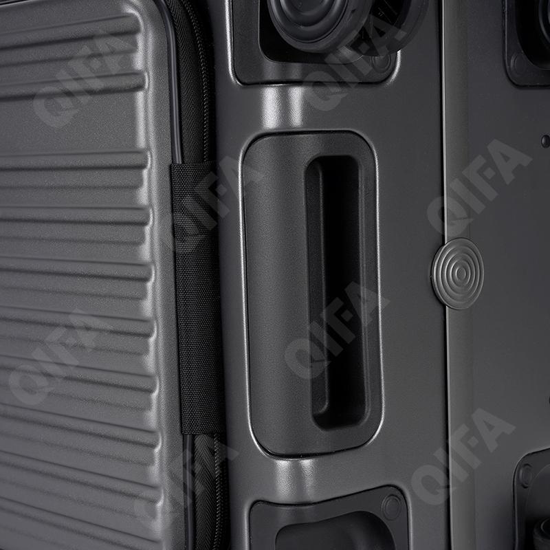 Женский Чемодан CC3220_335-LV_252_2715_89