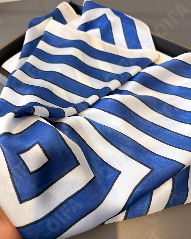 Женский Платок CC4193_FG126-1 Женский Платок CC4193_FG126-1