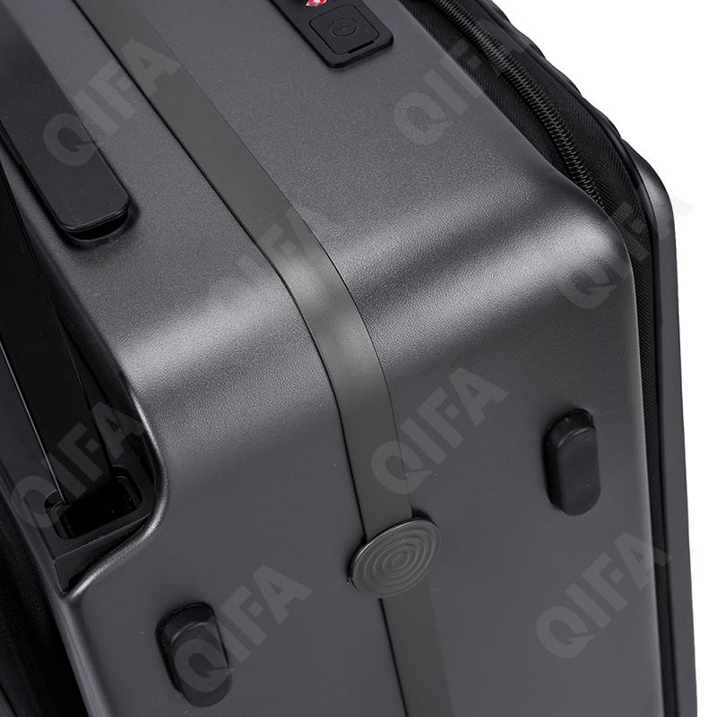 Женский Чемодан CC3220_335-LV_252_2715_89