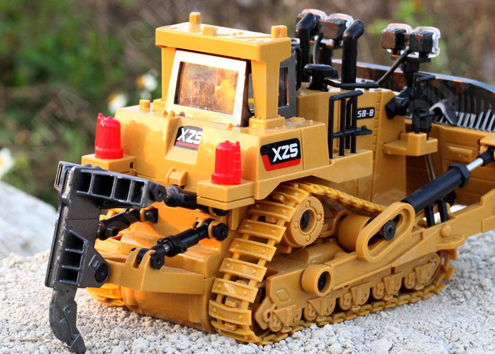 Машина на пульте управления CC4152_BC1031-258-8