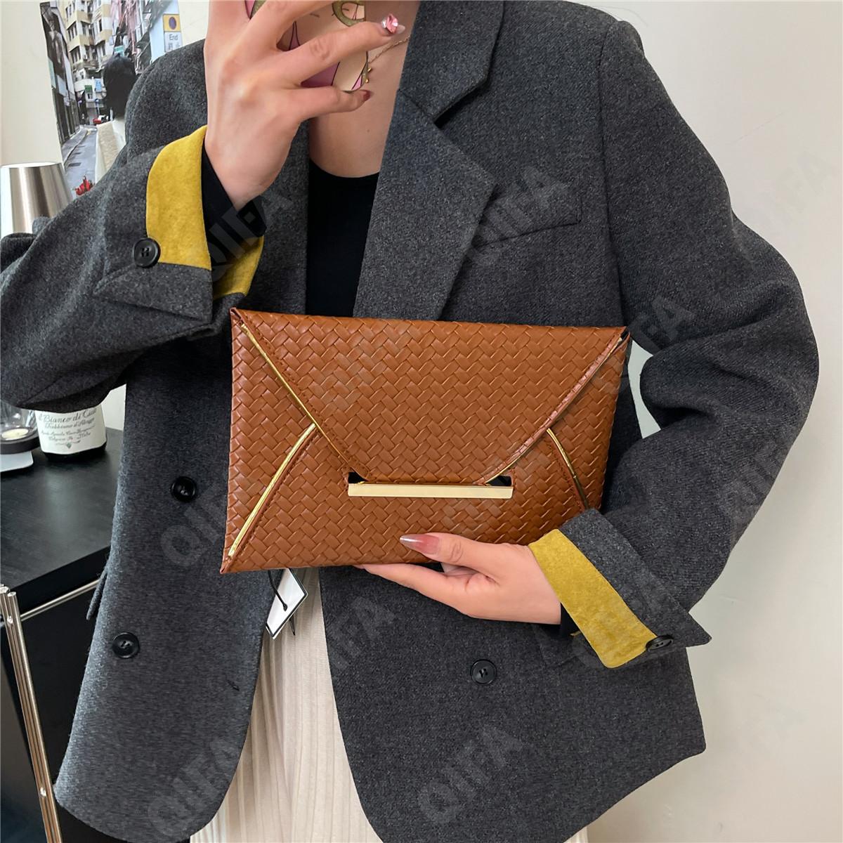 Женский Клатч CC423_11815-1 Женский Клатч CC423_11815-1