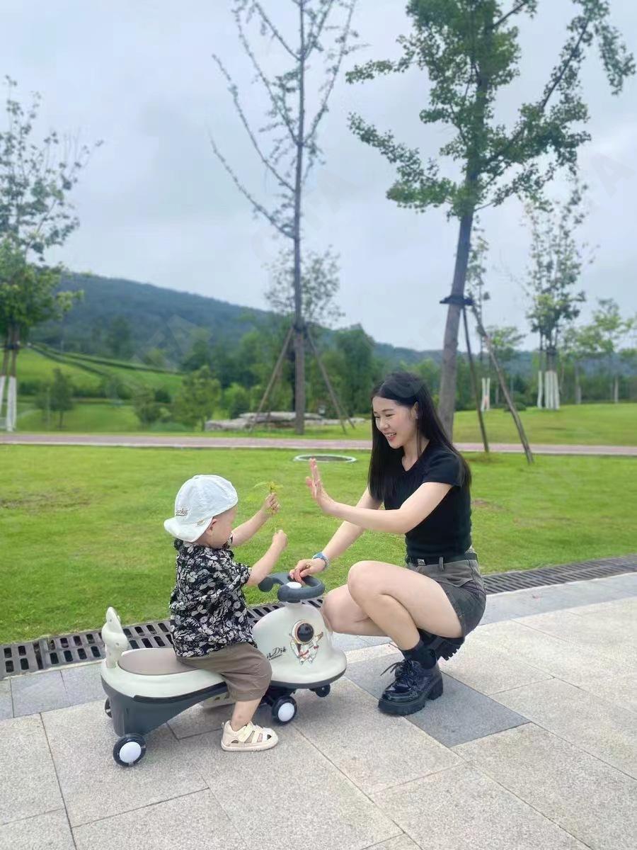 Детский Толокар CC3027_801-4 Детский Толокар CC3027_801-4