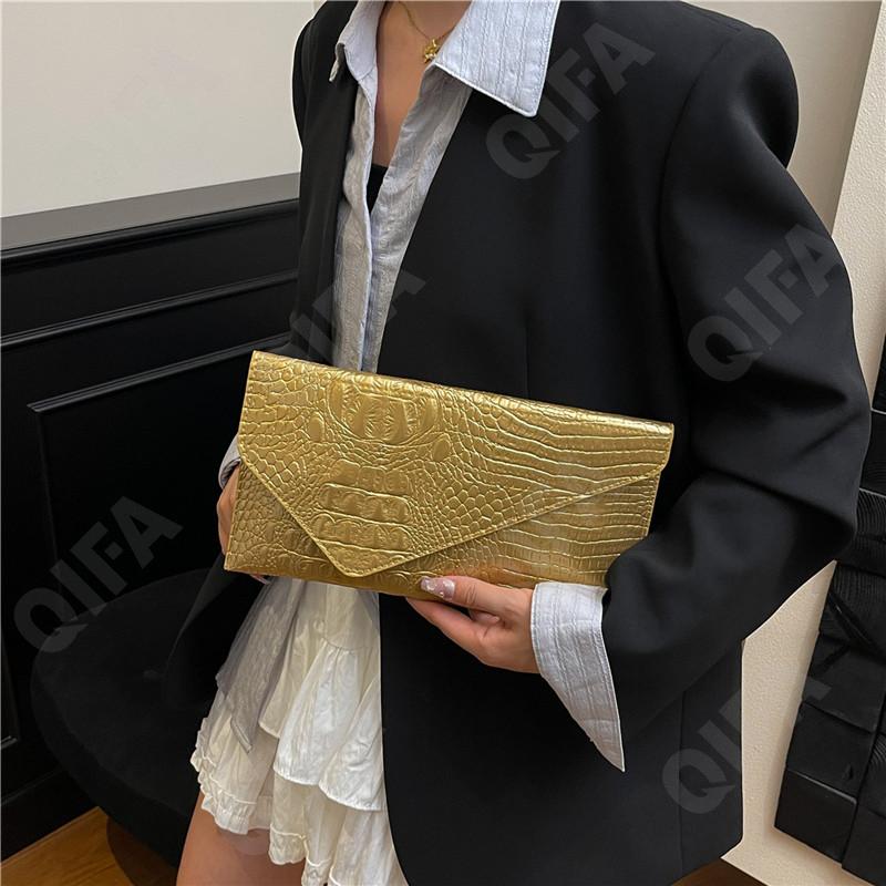 Женский Клатч CC1787_NIU8618-2 Женский Клатч CC1787_NIU8618-2