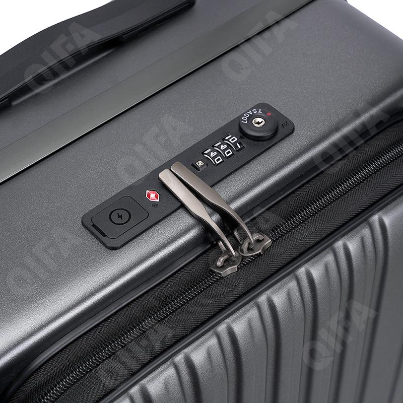 Женский Чемодан CC3220_335-LV_252_2715_89