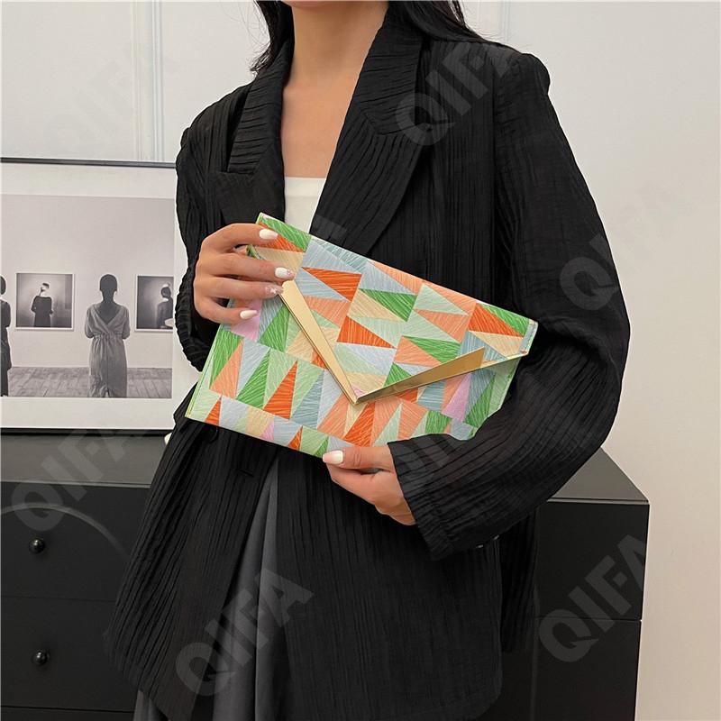 Женский Клатч CC1787_NIU6038-4 Женский Клатч CC1787_NIU6038-4