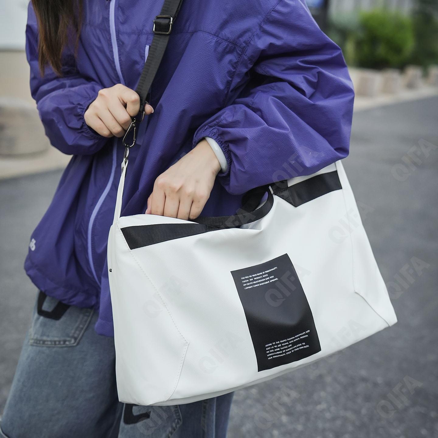 Женская Дорожная сумка CC096_8302-1