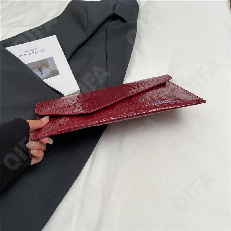 Женский Клатч CC1787_NIU8618-1 Женский Клатч CC1787_NIU8618-1