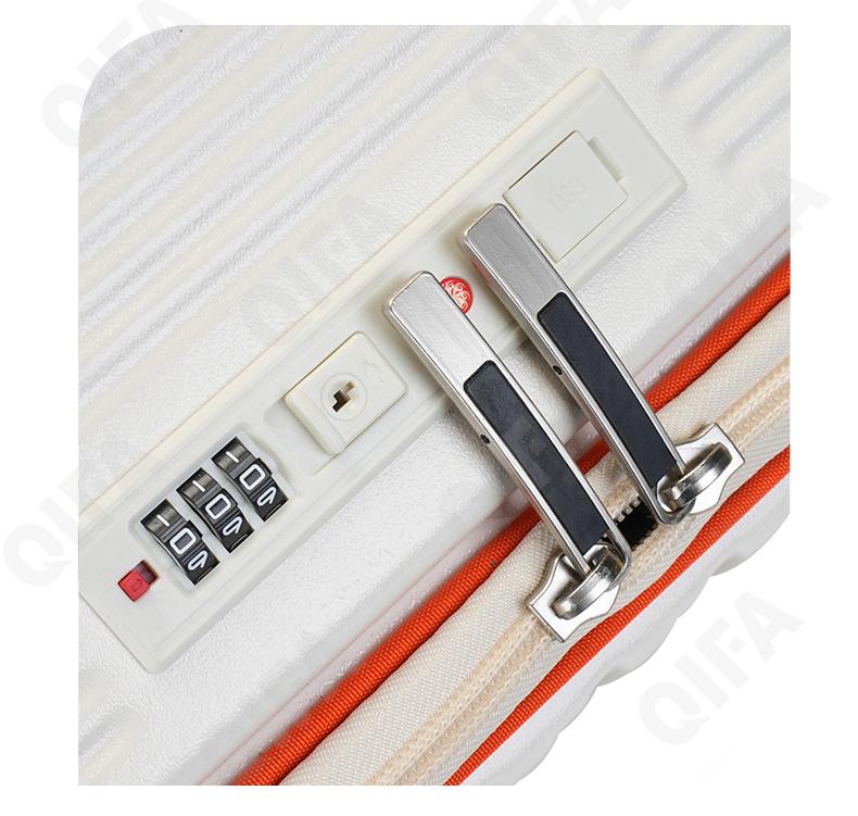 Мужской Чемодан CC198_1909_252_2719_24 Мужской Чемодан CC198_1909_252_2719_24