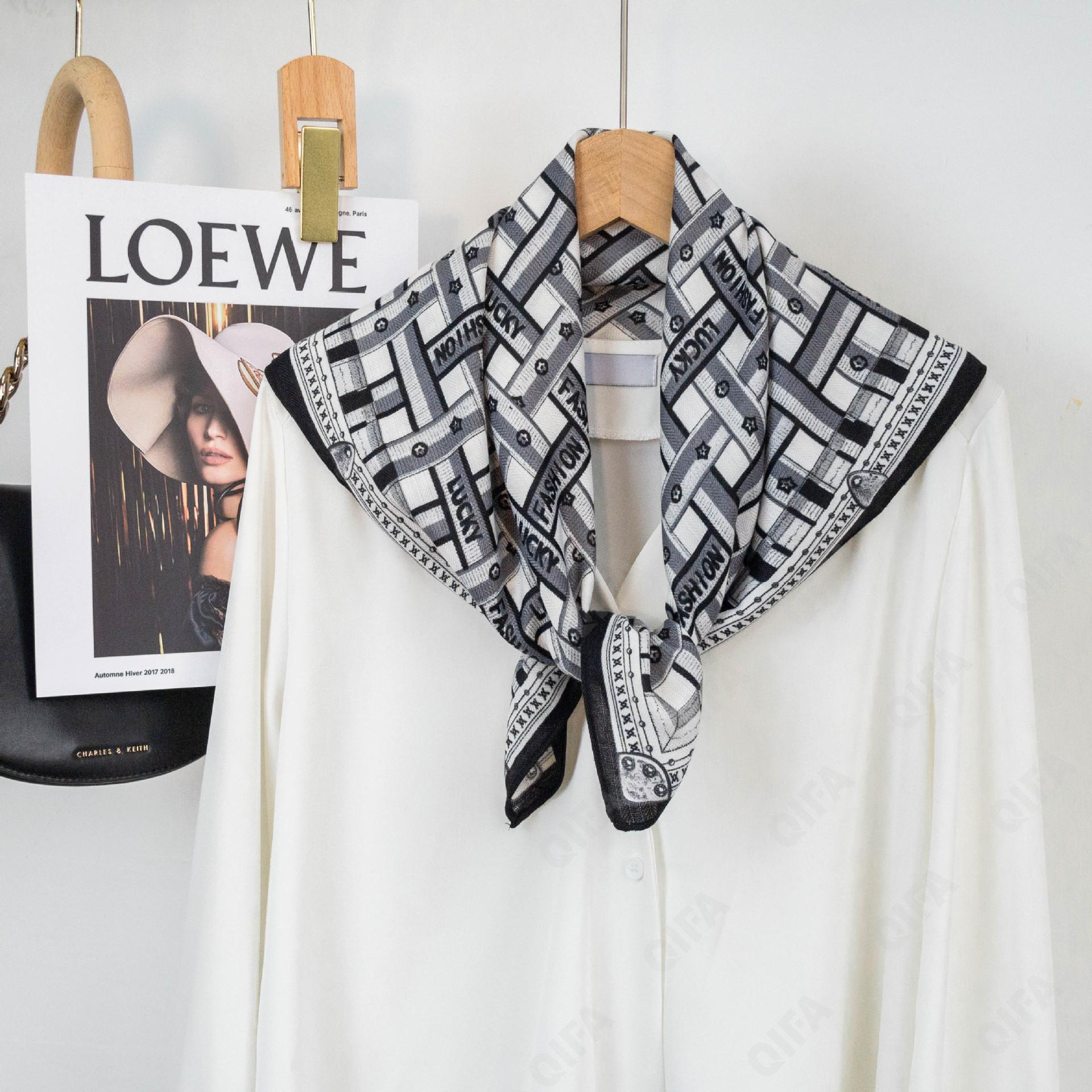 Женский Платок CC4594_68RZW19-3 Женский Платок CC4594_68RZW19-3