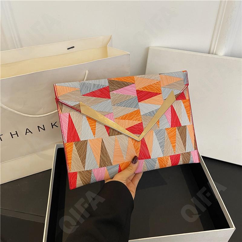 Женский Клатч CC1787_NIU6038-4 Женский Клатч CC1787_NIU6038-4