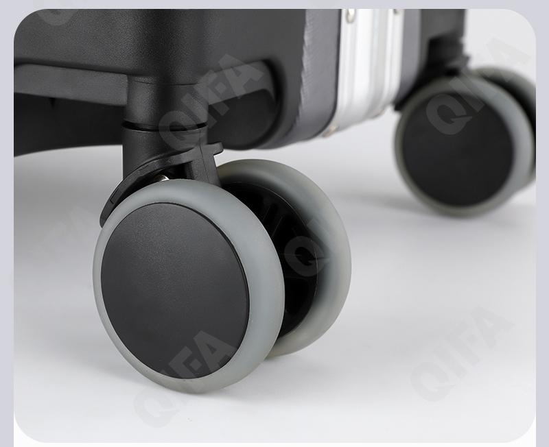 Мужской Чемодан CC3220_036B-2-1