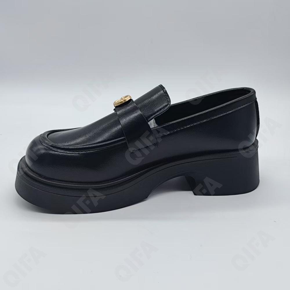 Женские Лоферы
