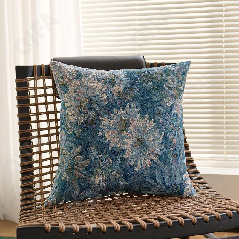 Декоративная подушка