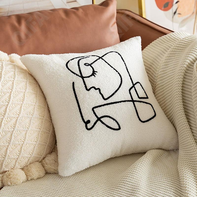 Декоративная подушка