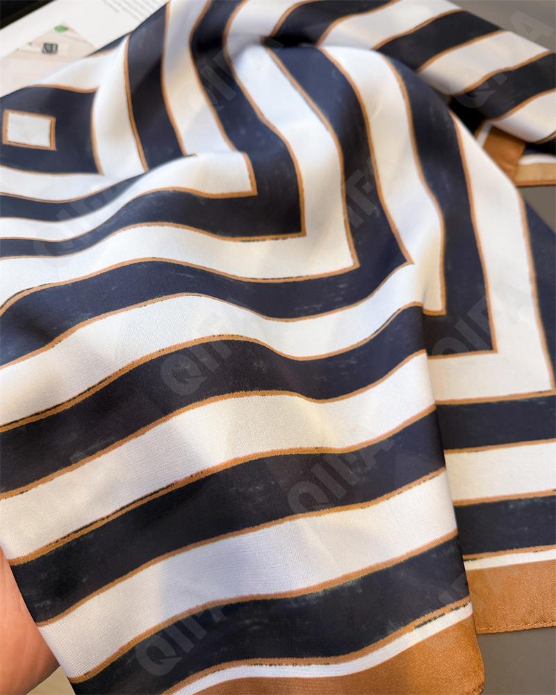 Женский Платок CC4193_FG126-1 Женский Платок CC4193_FG126-1