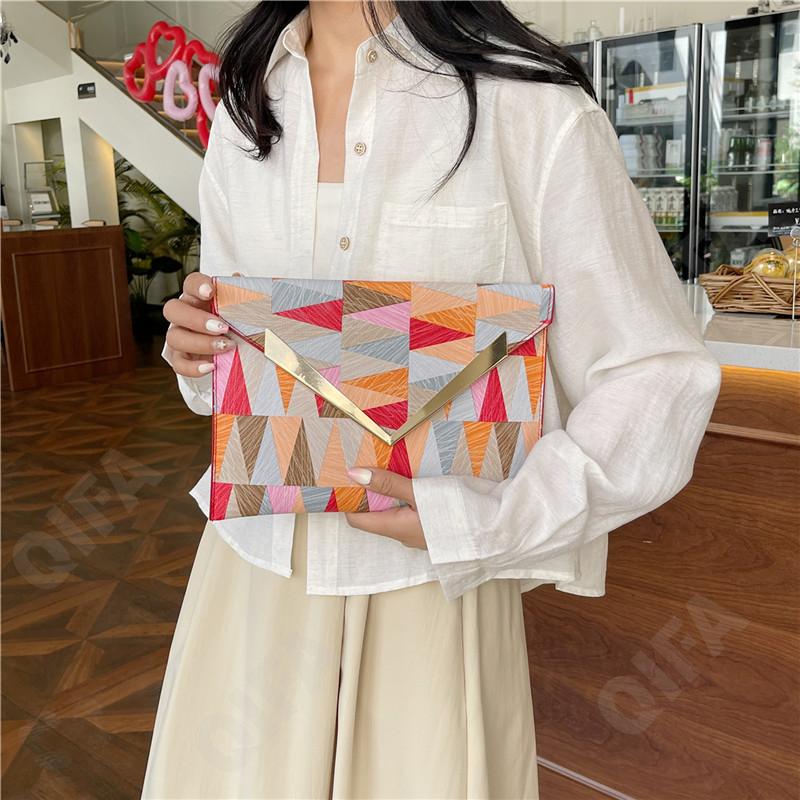 Женский Клатч CC1787_NIU6038-4 Женский Клатч CC1787_NIU6038-4