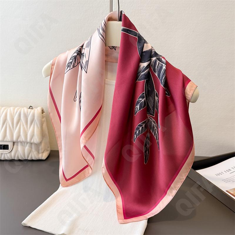 Женский Платок CC4193_FG113-1 Женский Платок CC4193_FG113-1