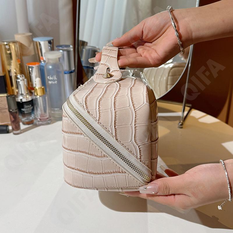 Женская Косметичка CC036_16803-6