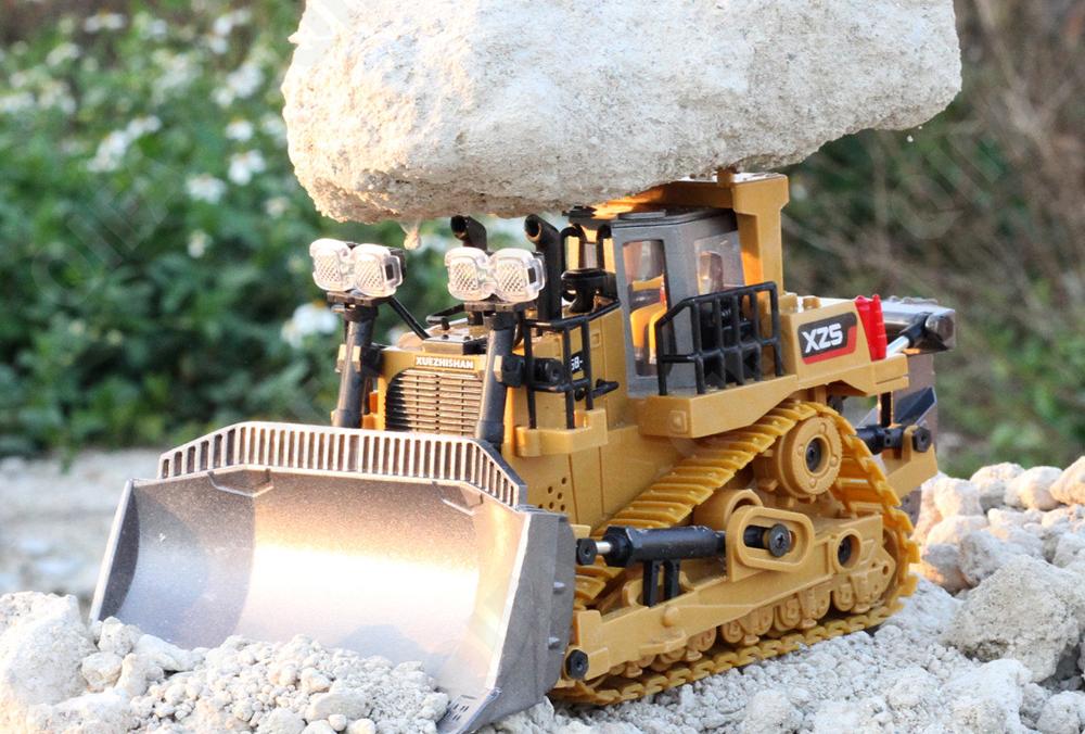 Машина на пульте управления CC4152_BC1031-258-8