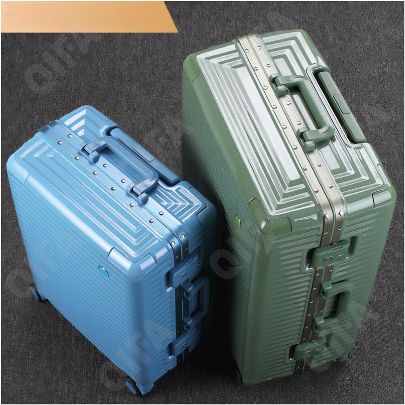 Женский Чемодан CC4530_QFM-326A-6 Женский Чемодан CC4530_QFM-326A-6