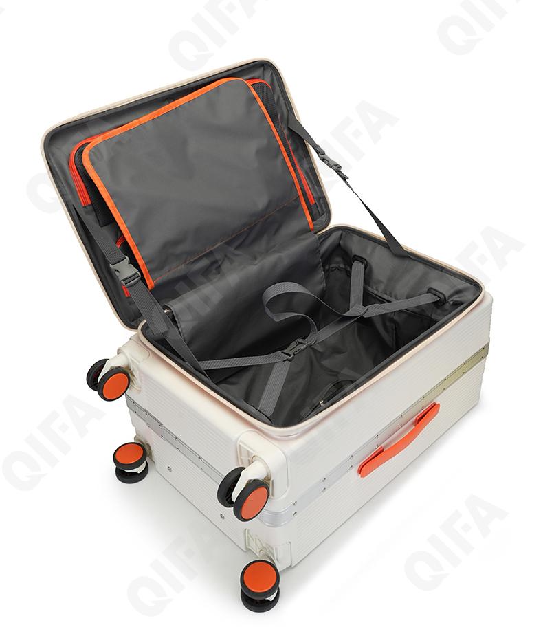 Мужской Чемодан CC198_1909_252_2719_24 Мужской Чемодан CC198_1909_252_2719_24