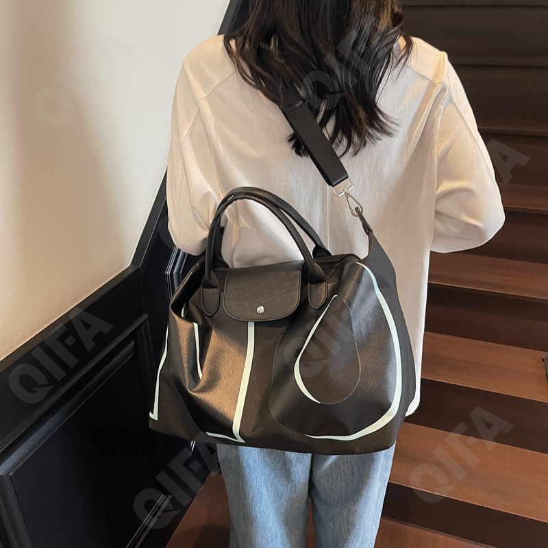 Женская Дорожная сумка CC096_8208-1 Женская Дорожная сумка CC096_8208-1