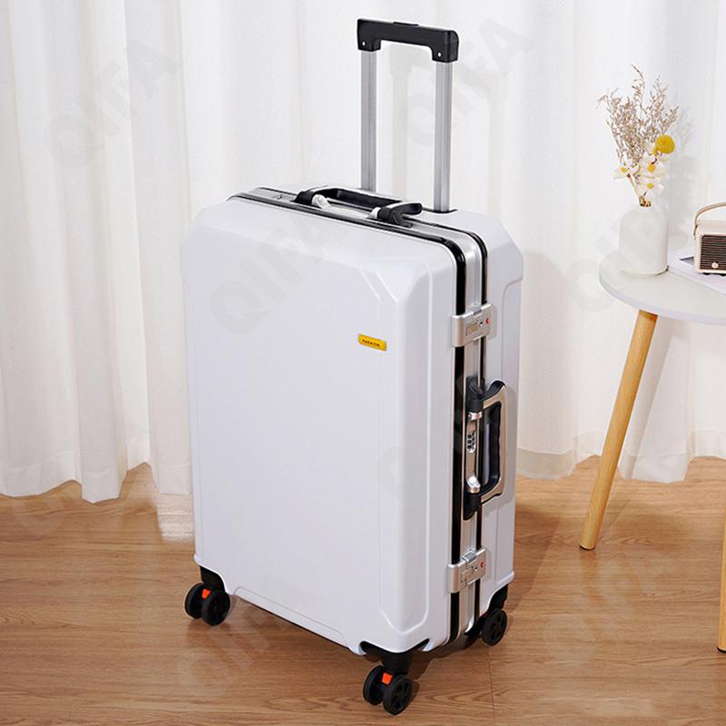 Женский Чемодан