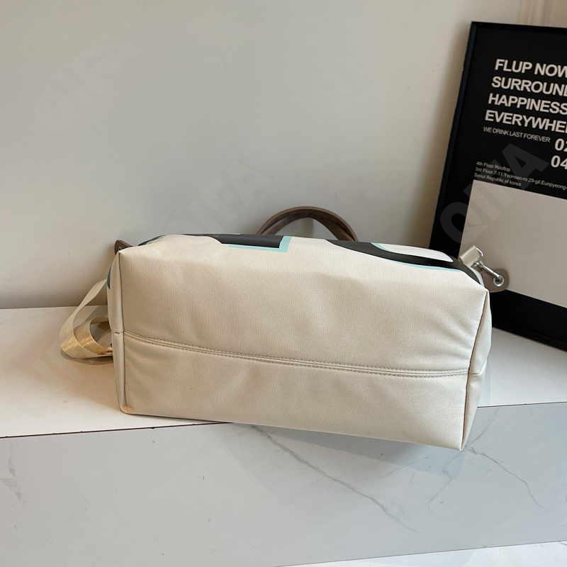 Женская Дорожная сумка CC096_8208-1 Женская Дорожная сумка CC096_8208-1