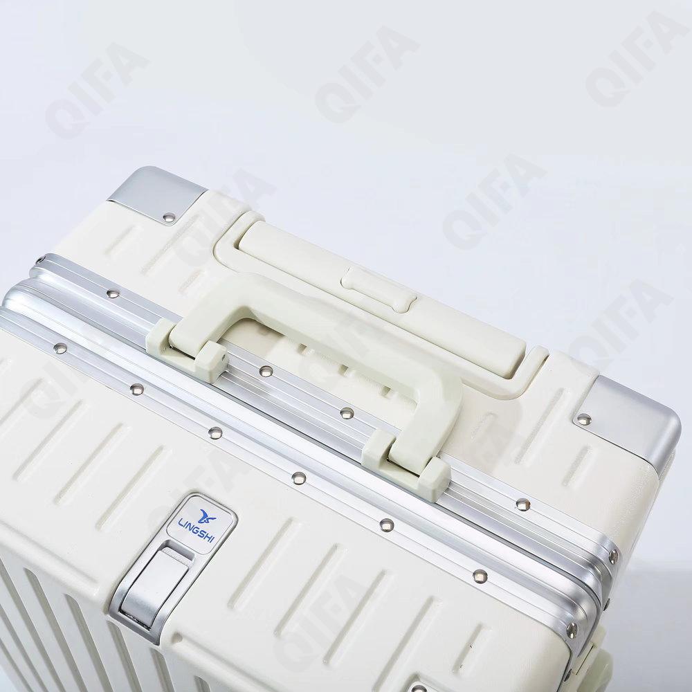 Женский Чемодан CC3075_PC266-26